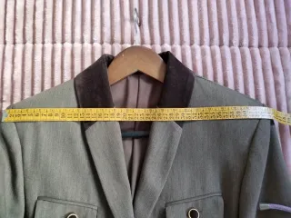 Chaqueta de mujer con detalles