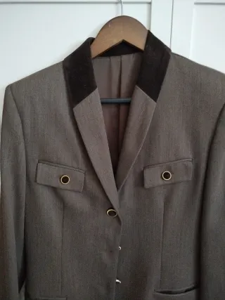 Chaqueta de mujer con detalles