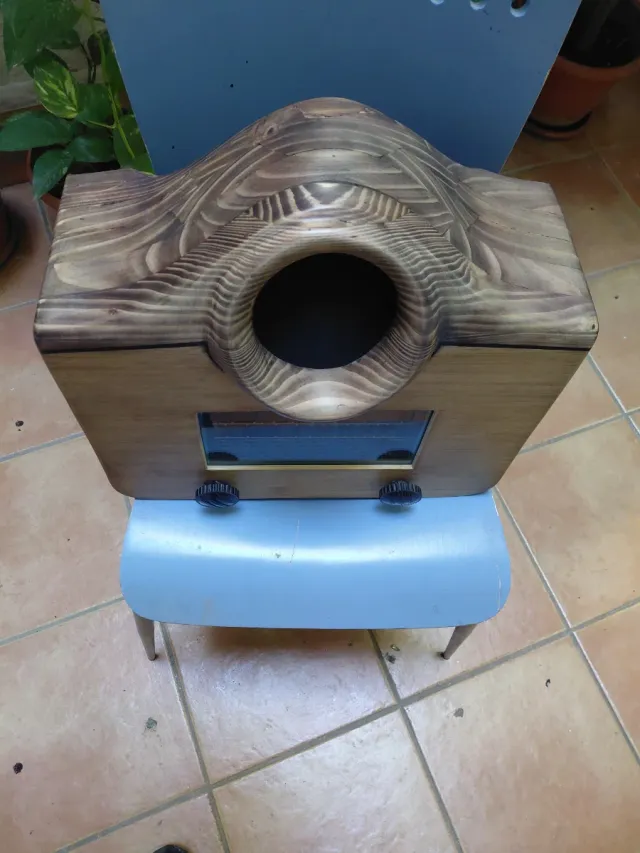 Radio de madera de válvulas