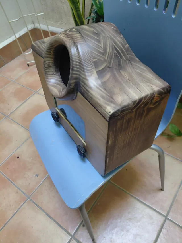 Radio de madera de válvulas