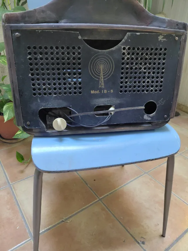 Radio de madera de válvulas