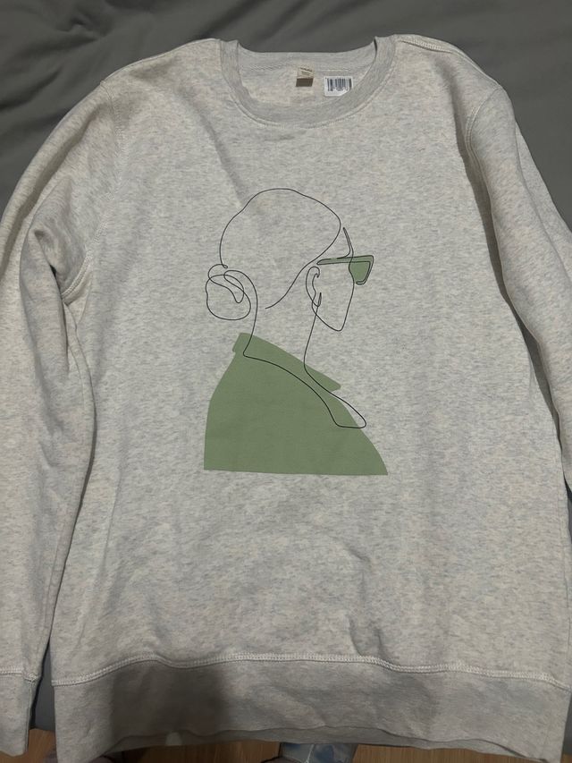 Sudadera gris con estampado verde Talla M
