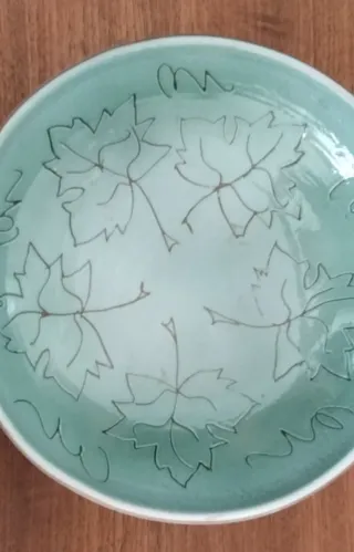 Frutero de cerámica verde