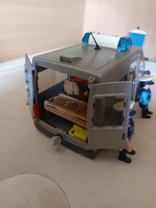 Furgón Policía Playmobil