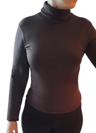 Camiseta cuello alto marrón talla M