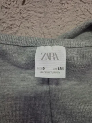 Cazadora negra y gris