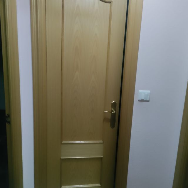 Set de 8 puertas de madera