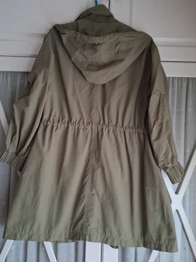 Gabardina Bershka Verde Talla M