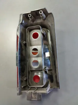 Piloto Trasero Dcho Chrysler Voyager 91-95 OEM