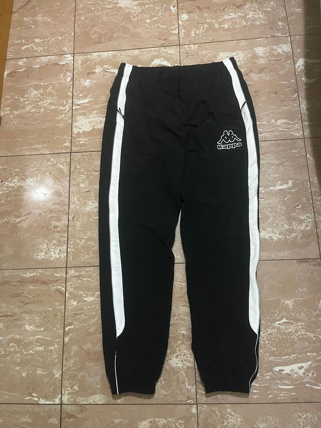 Pantalón Kappa Negro con Rayas Blancas