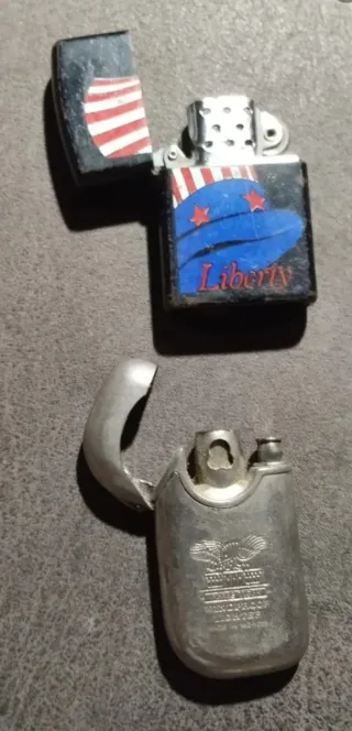 Lotto di 7 accendini vintage da collezione