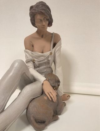 Figura mujer con perro 32x29x18 cm