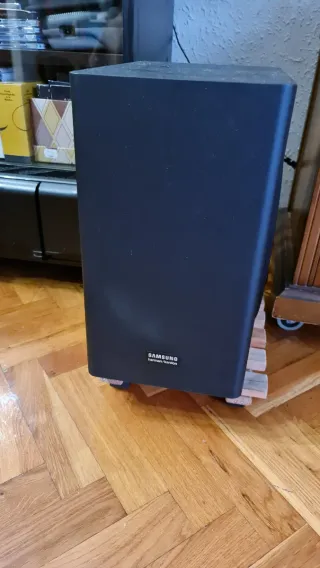 Barra de Sonido Samsung Q60R Negra