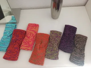 Diademas de lana tejidas a mano