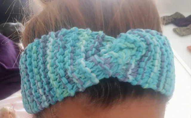 Diademas de lana tejidas a mano