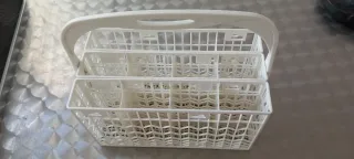 Cesto lavavajillas de plástico blanco