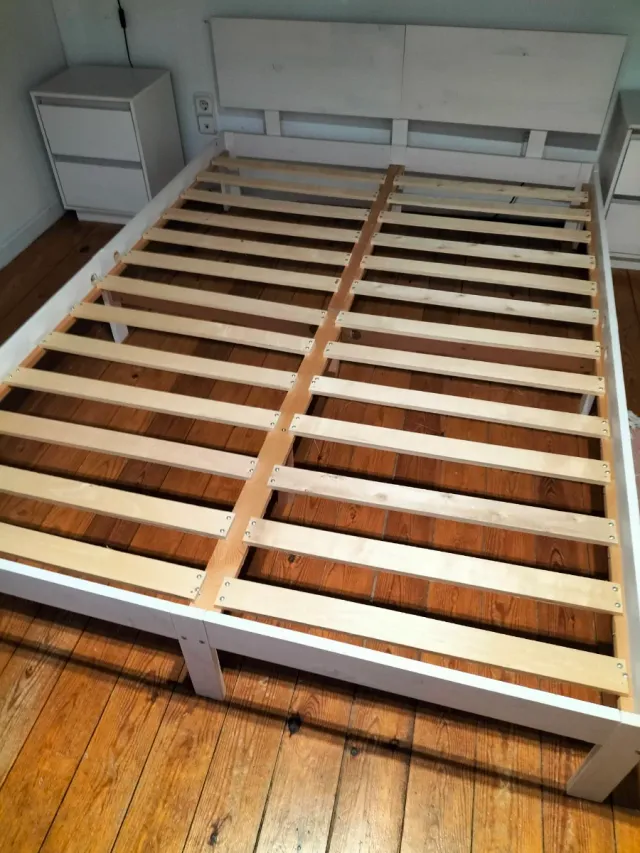 Conjunto cama, mesillas y colchón