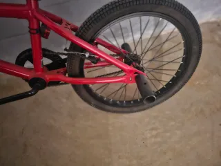 Bicicleta BMX Roja