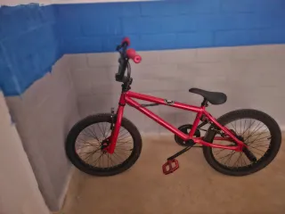 Bicicleta BMX Roja