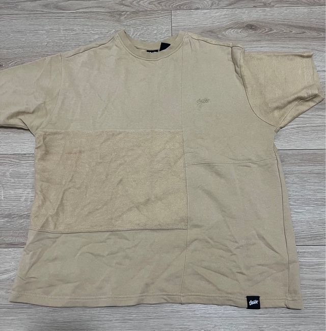 Camiseta Patchwork Beige y gris.