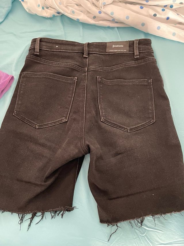 Vaqueros cortos negros