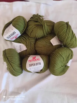 8 Gomitoli Lana Merino Mondial Verde