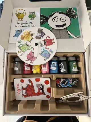 Juego infantil monstruo de colores