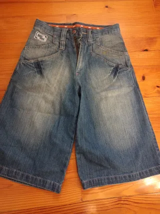 Pantalones vaqueros serial danger