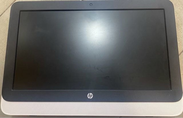 HP All-in-One 20-r002ns PC