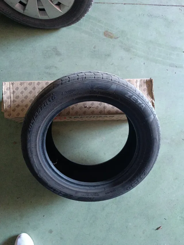 Neumático Zeta 205/55ZR16