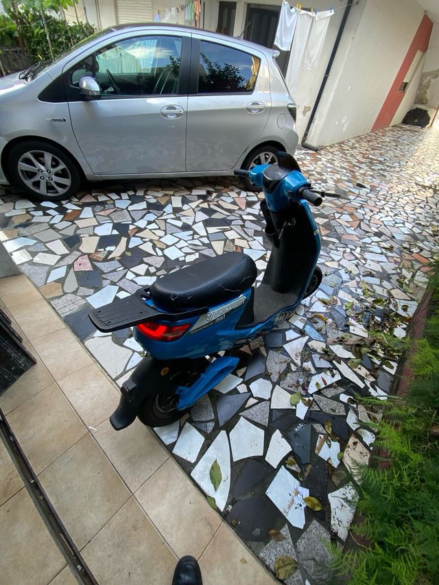 Mota elétrica VOLTRISH MX1 azul