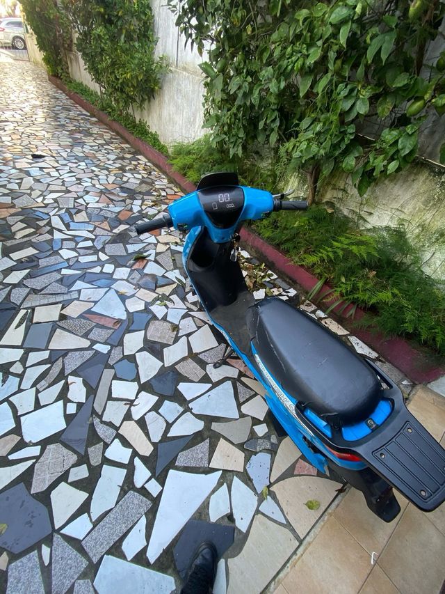 Mota elétrica VOLTRISH MX1 azul