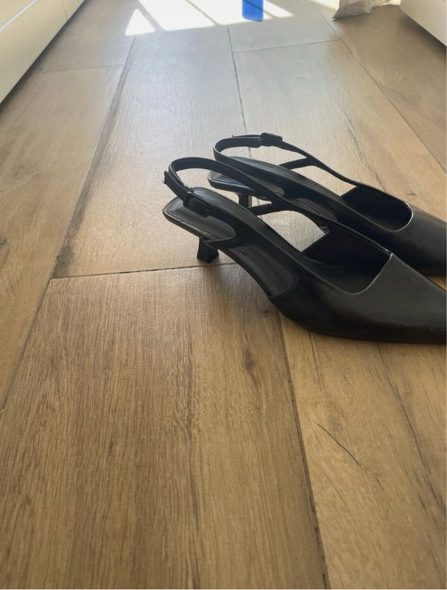 Zapatos de tacón negros