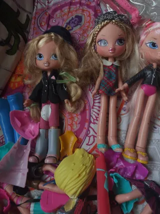 Lote Muñecas Bratz Kin son antiguas