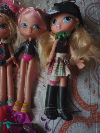 Lote Muñecas Bratz Kin son antiguas
