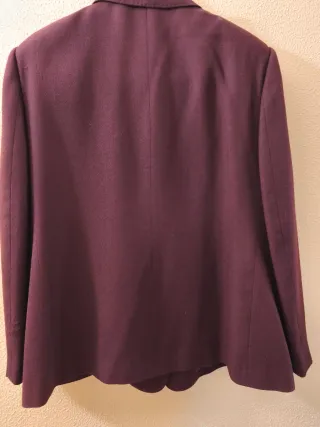 Traje chaqueta y falda