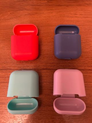4 fundas Silicona AirPods Apple.