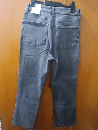 Pantalones vaqueros grises mujer