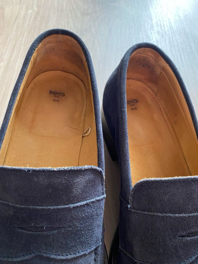 Zapatos mocasin piel azul marino chico Mango T44