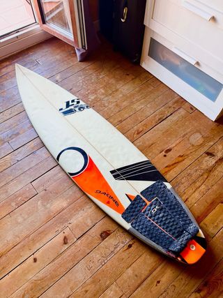 Tabla de surf JS Bruce Irons 5'11