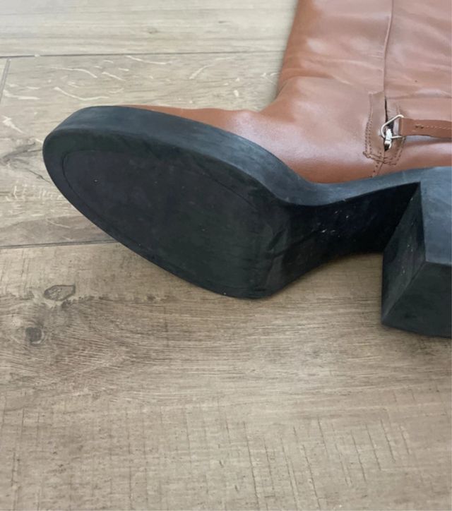 Botas de cuero marrones altas