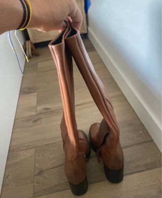 Botas de cuero marrones altas