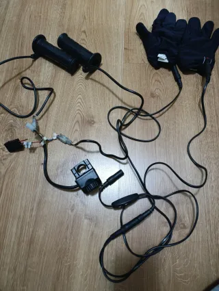 Puños calefactables moto con guantes