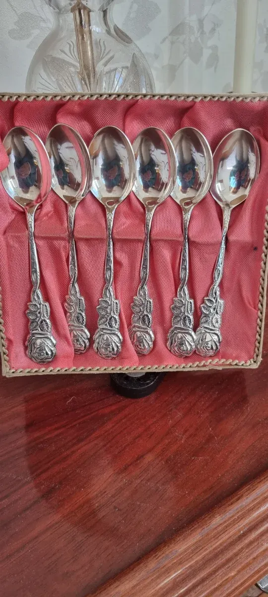 Juego de 6 cucharas decoradas