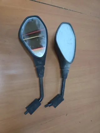 Espejo Izquierdo Aprilia SR Motard