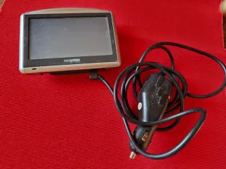 TomTom Navigatore con caricatore auto