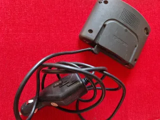 TomTom Navigatore con caricatore auto