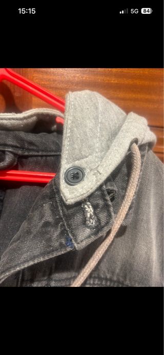 Chaqueta vaquera con capucha