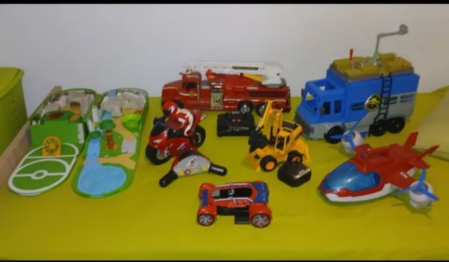 Lote de juguetes varios