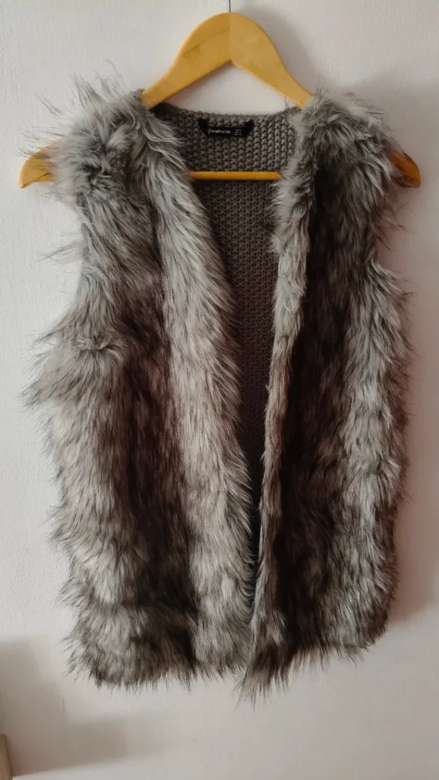 Chaleco pelo Stradivarius gris talla única